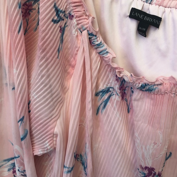 Lane Bryant Pink Pleated Floral Blouse size 26/28 - Picture 9 of 10
